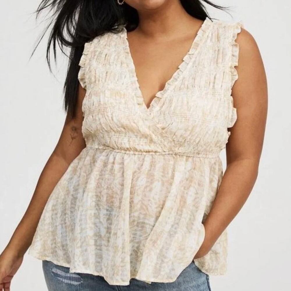 Torrid Chiffon Smocked Surplice Top Animal Swirl Texture Cloud Dancer Tank DDD5